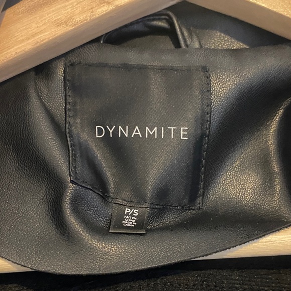 Dynamite Women's Sleek Black Leather Jacket - Picture 2 of 3